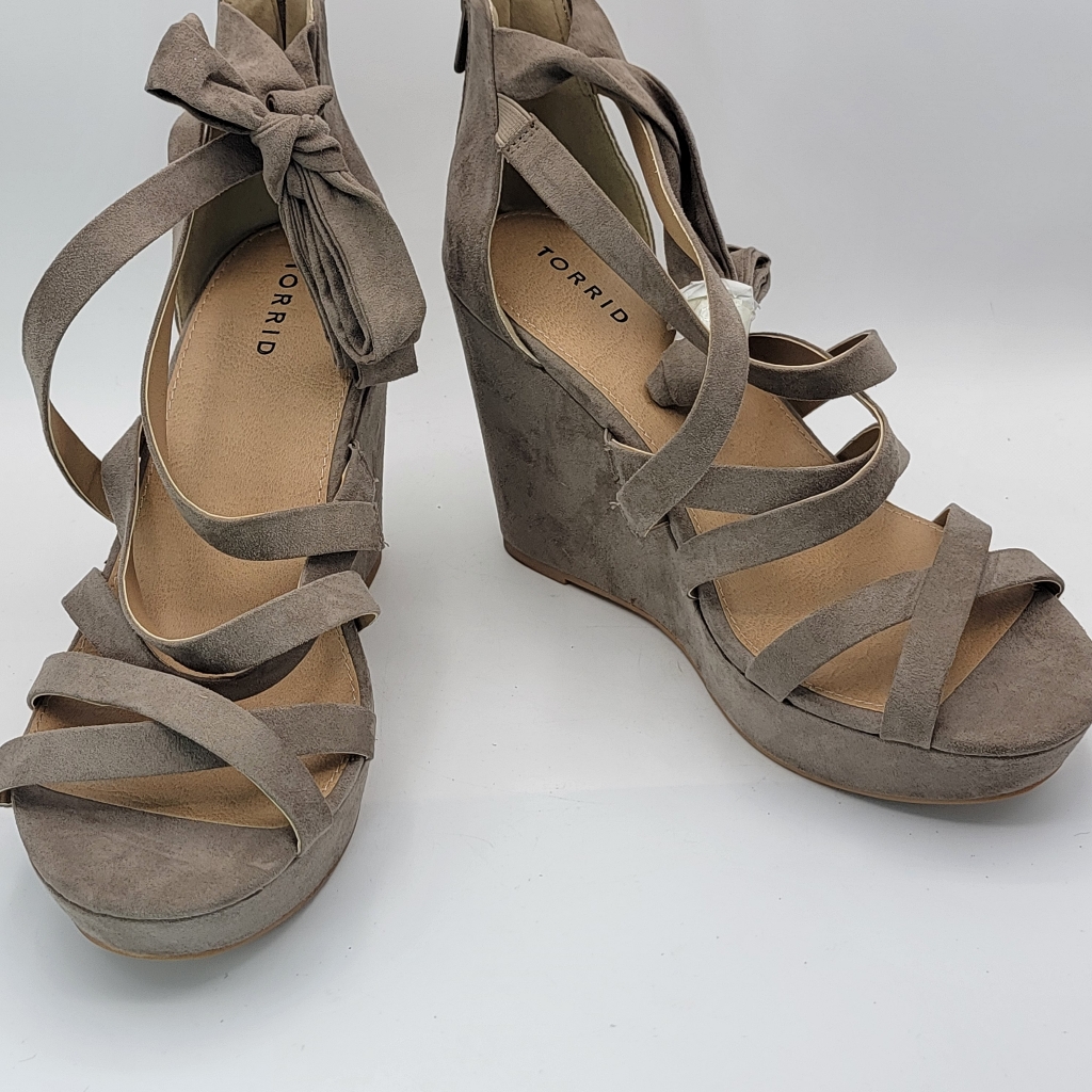 Nwt!! Torrid Taupe Strappy Wedge Heels Size 11w #1743